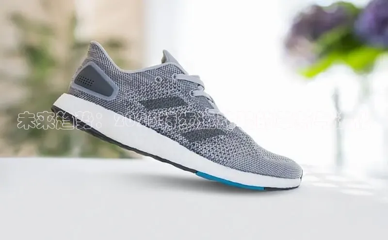 乐玩LEWIN-乐玩国际百度人工翻译未来趋势：2025特步运动鞋的革新与进化