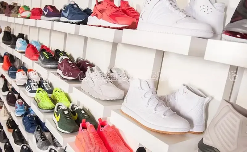 夏日潮流必备：色彩鲜艳的增高运动鞋女2025款推荐