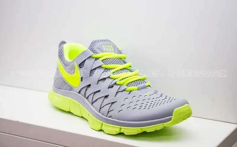 ：2025年潮流趋势预测：运动鞋女老年款爆款，引领未来复古风潮