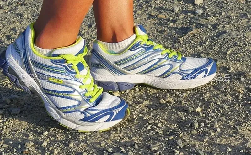 夏季运动鞋男款爆款：2025新款Adidas，引爆时尚潮流的夏日必备品