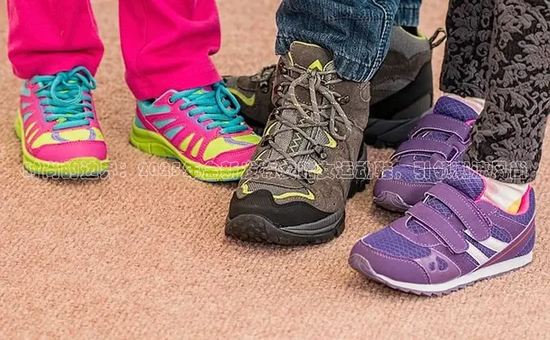 时尚的边界：2025年全新发布安踏女运动鞋，引领潮流风尚